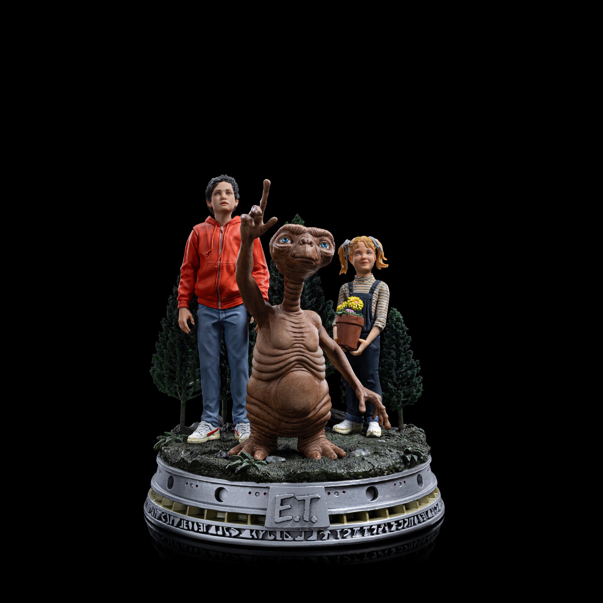 E.T., Elliot And Gertie - E.T. the Extra-Terrestrial - Deluxe Art Scale 1/10