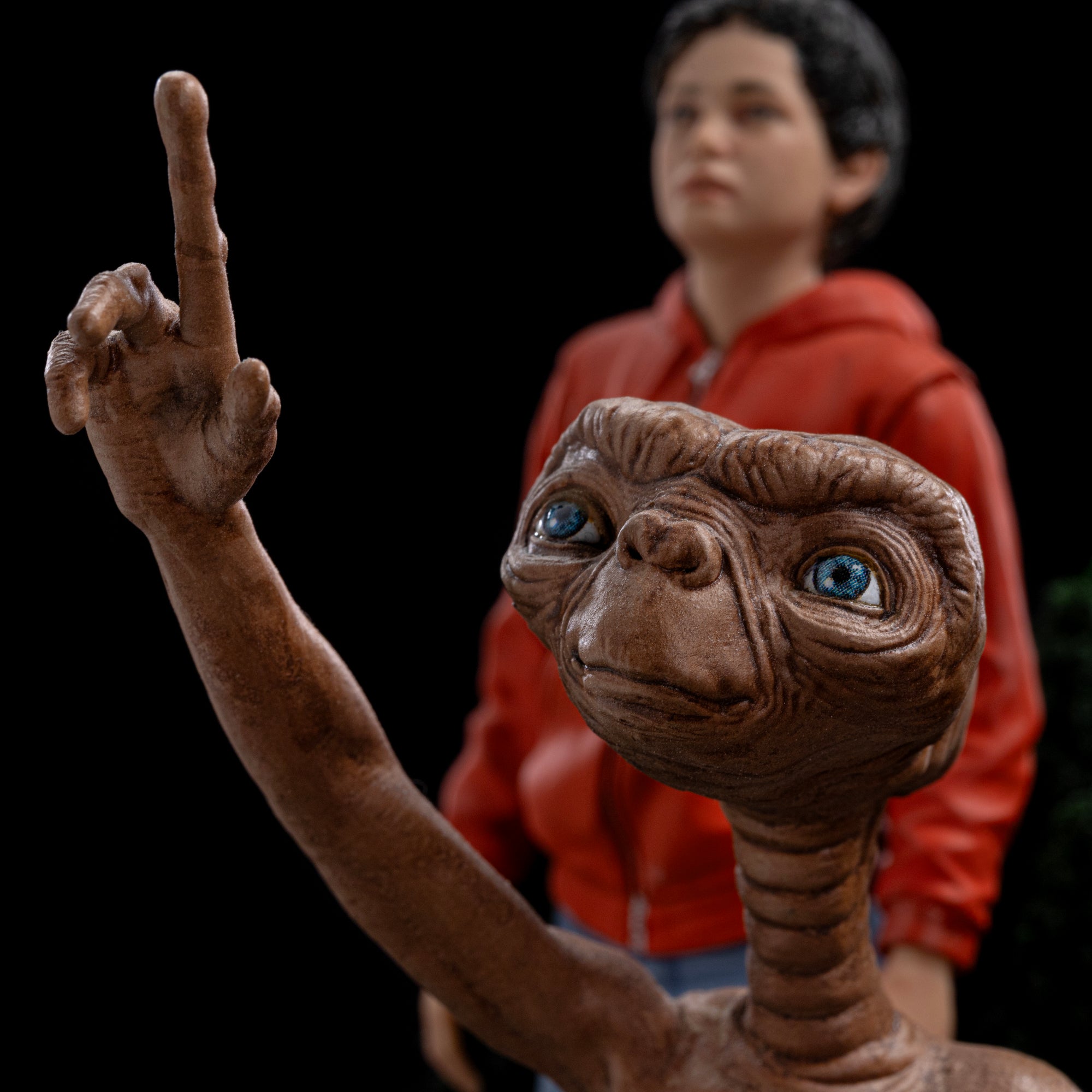 E.T., Elliot And Gertie - E.T. the Extra-Terrestrial - Deluxe Art Scale 1/10