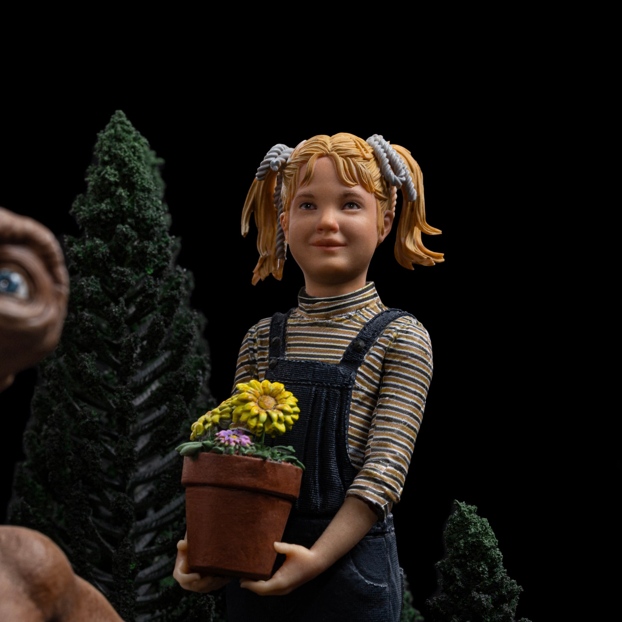 E.T., Elliot And Gertie - E.T. the Extra-Terrestrial - Deluxe Art Scale 1/10