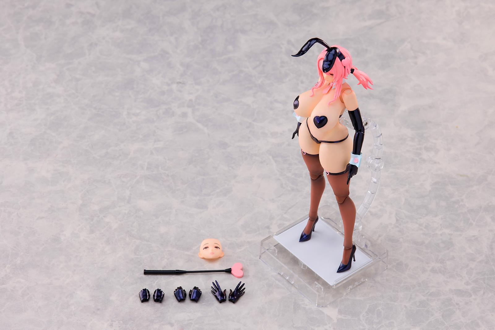 Complete set for Reverse Bunny Nicole including the 17cm figure, stand, heart whip, interchangeable hands, and extra face part.