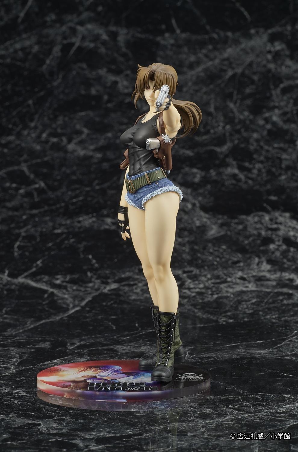 Full-body studio shot of the Black Lagoon DIGSTA Revy figure in a black tank top and denim cutoff shorts, aiming her signature pistol forward against a textured dark background.