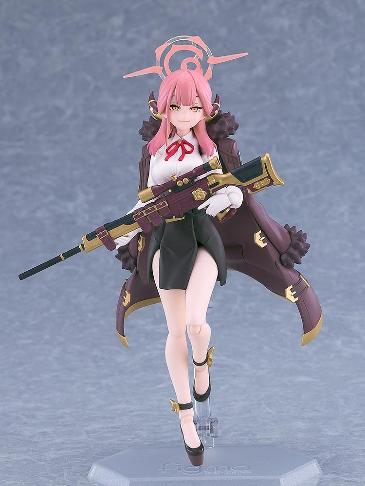 Standing view of the Aru Rikuhachima figma holding the Wine Red Admire rifle on a grey background.