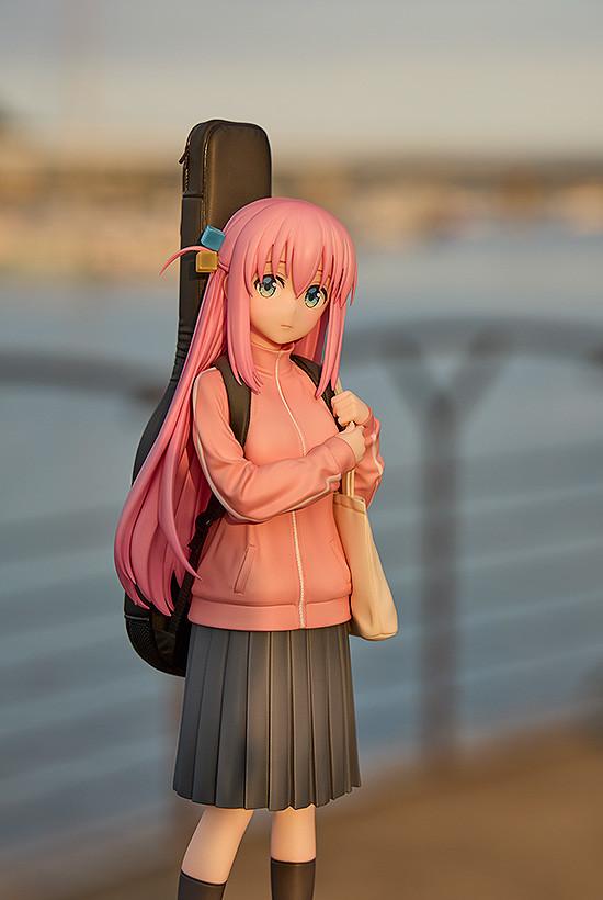 Hitori Gotoh 1/7 scale figure bathed in warm golden hour sunlight, highlighting the sculpt detail.