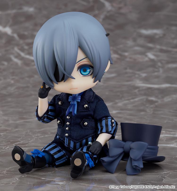 Black Butler Ciel Phantomhive Nendoroid Doll sitting on floor with top hat beside him showing magnetic boot soles.