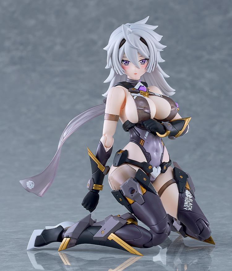Black Honey model kit posed in a gentle kneeling position showcasing her smiling, blushing face plate