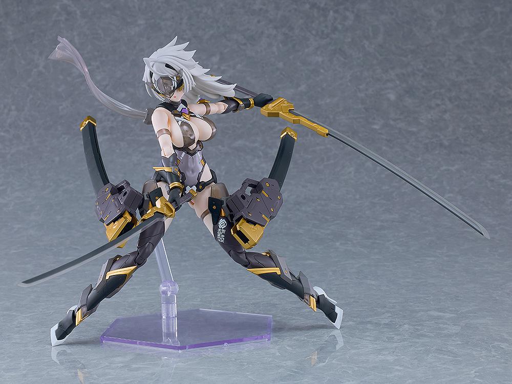 Dynamic combat pose of Black Honey model kit wielding two swords in a wide stance with visor accessory