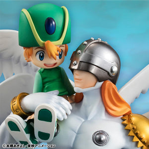 Macro shot of T.K. Takaishi's head showing the ball joint for adjustable posing and his signature green hat.