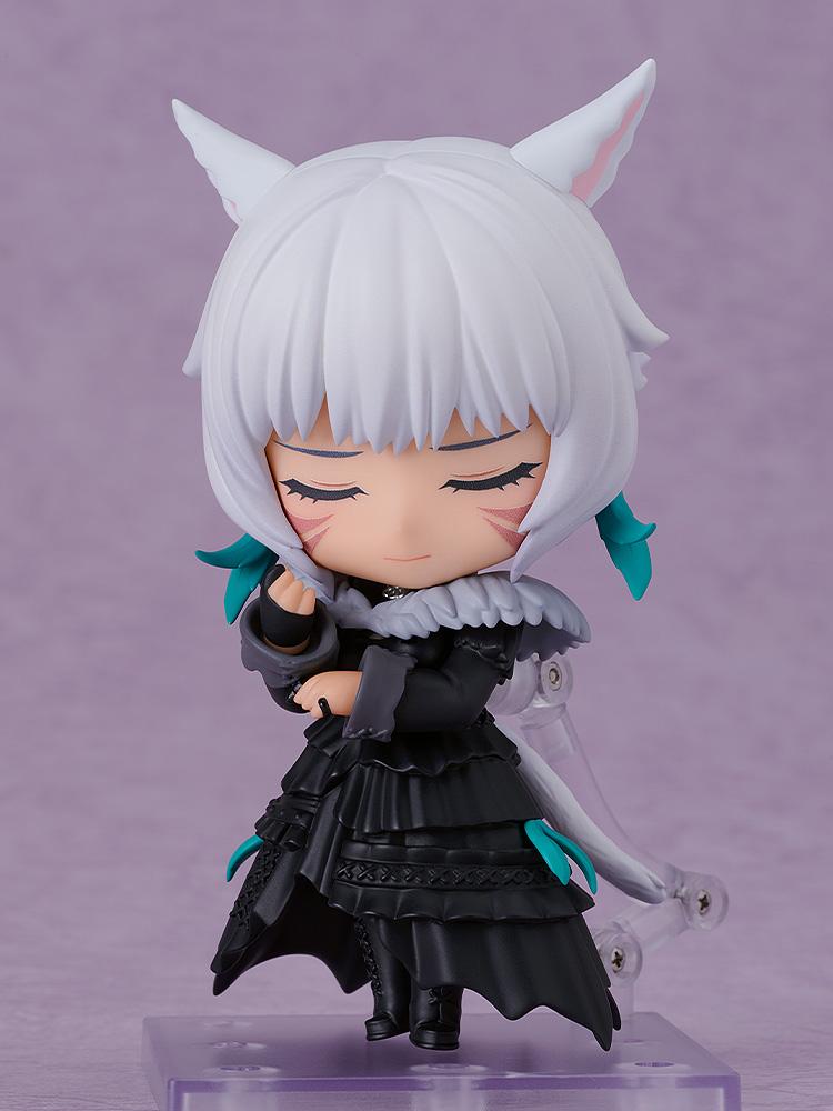 Close-up pose of the Y'shtola Nendoroid figure featuring her closed-eyes face plate and a thoughtful hand gesture.