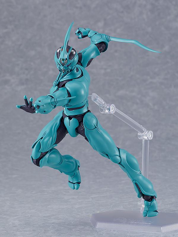 Guyver I figma in a combat pose with the High Frequency Wave-Vibration Sword extended.