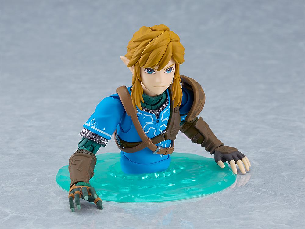 Close-up studio shot of the Link figure utilizing the Ascend ability effect part.