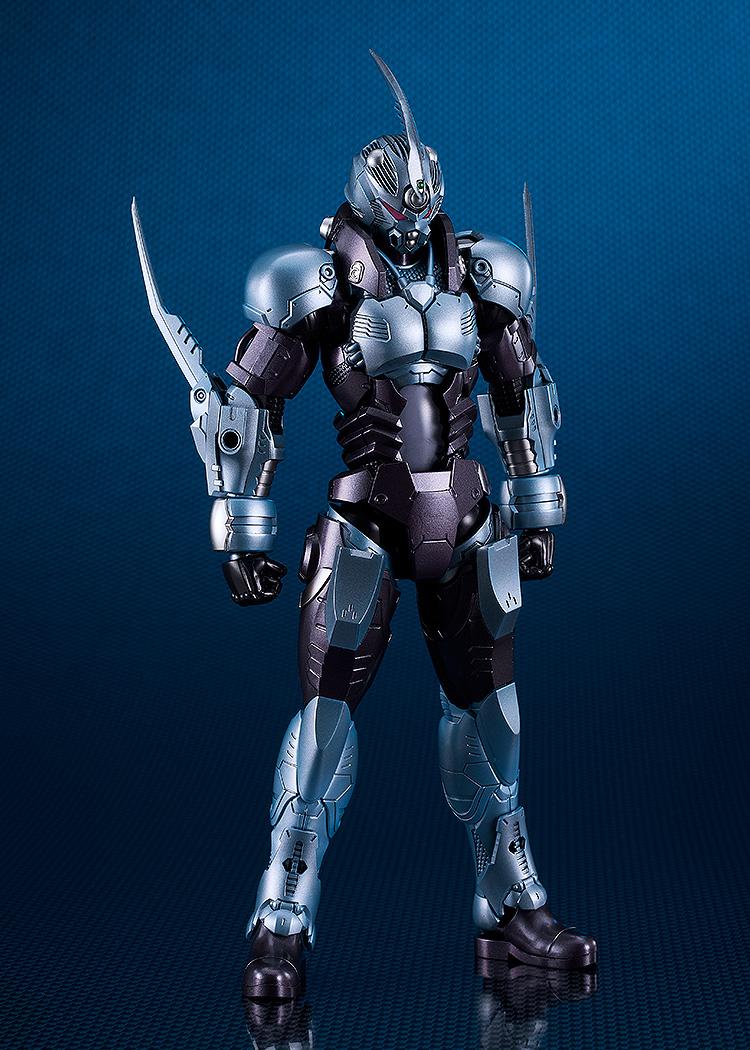 The Gale Hound Guyver 01 model kit featuring extended High-Frequency Blades on the forearms and a closed chest.