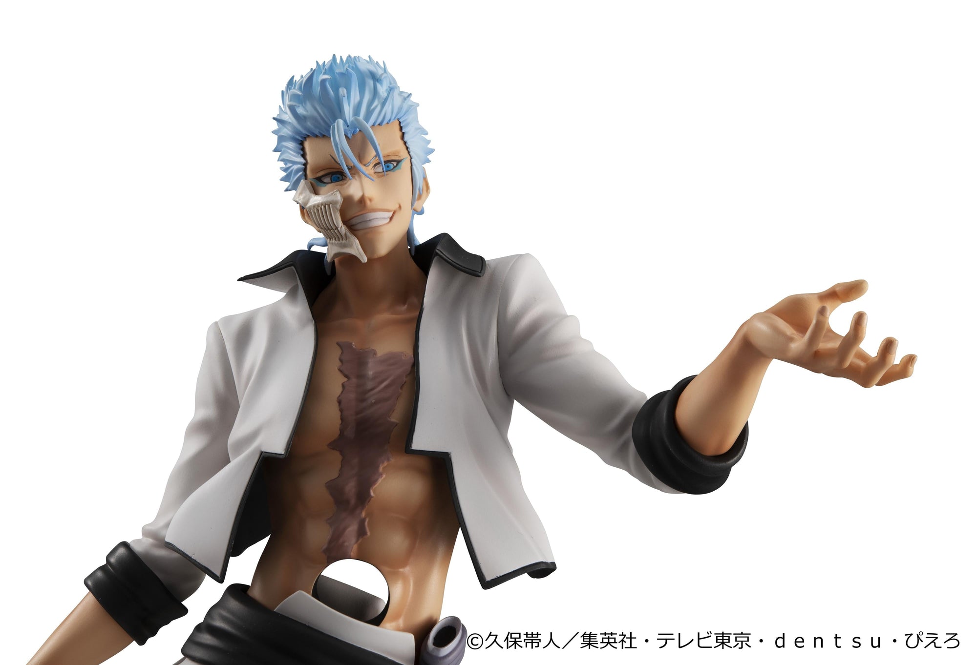Detailed head sculpt close-up of Grimmjow Jaegerjaquez featuring jaw Hollow mask fragment, bright blue hair, and confident grin.