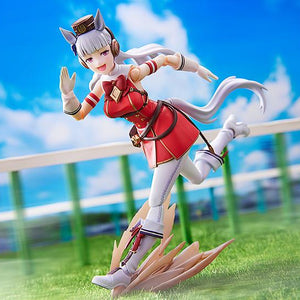 Gold Ship action figure in a dynamic race track diorama using the dash effect and smiling face.