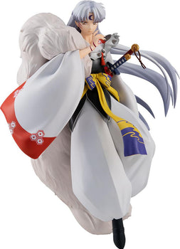 Front view of the Sesshomaru Pop Up Parade figure featuring his white kimono, mokomoko fur, and Bakusaiga sword.