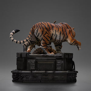 Back profile of the Kraven the Hunter statue, showing the movement of Kraven and the tiger Dima on the diorama base.