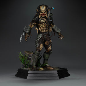 Iron Studios 1/10 scale Predator Jungle Hunter polystone statue front view unmasked on diorama base