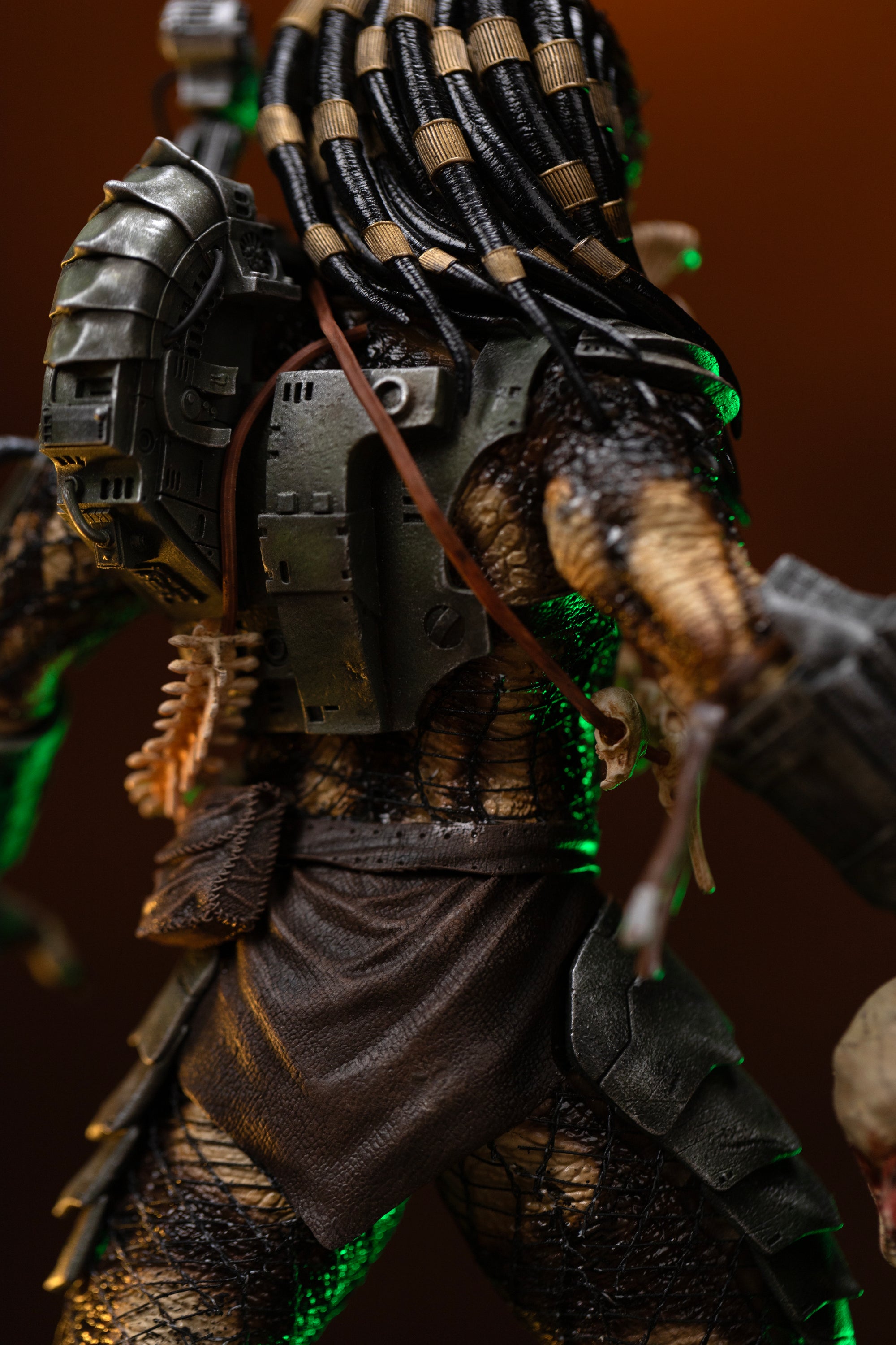 Rear waist detail of Iron Studios Predator Jungle Hunter 1/10 statue loincloth and dreadlock tips