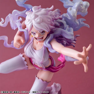 Close-up featuring the alternate smiling face plate for the Jewelry Bonney Nika form figure.