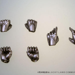 Layout of 6 interchangeable hands accessories for Medicos Silver Chariot Super Action Statue