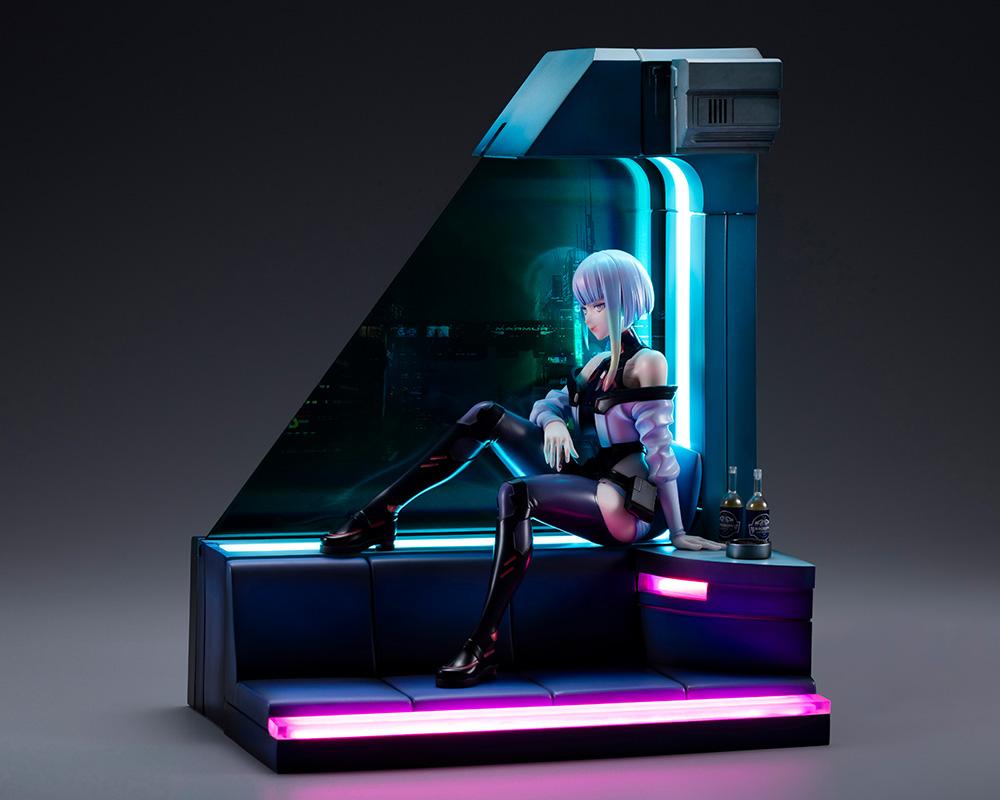 Lucy scale figure with illuminated LED diorama base featuring the Night City skyline window panel.