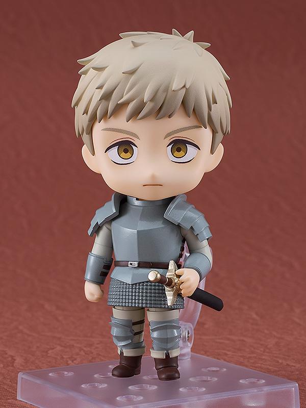Laios Nendoroid figure in a neutral standing pose with his sword Kensuke sheathed at his hip.