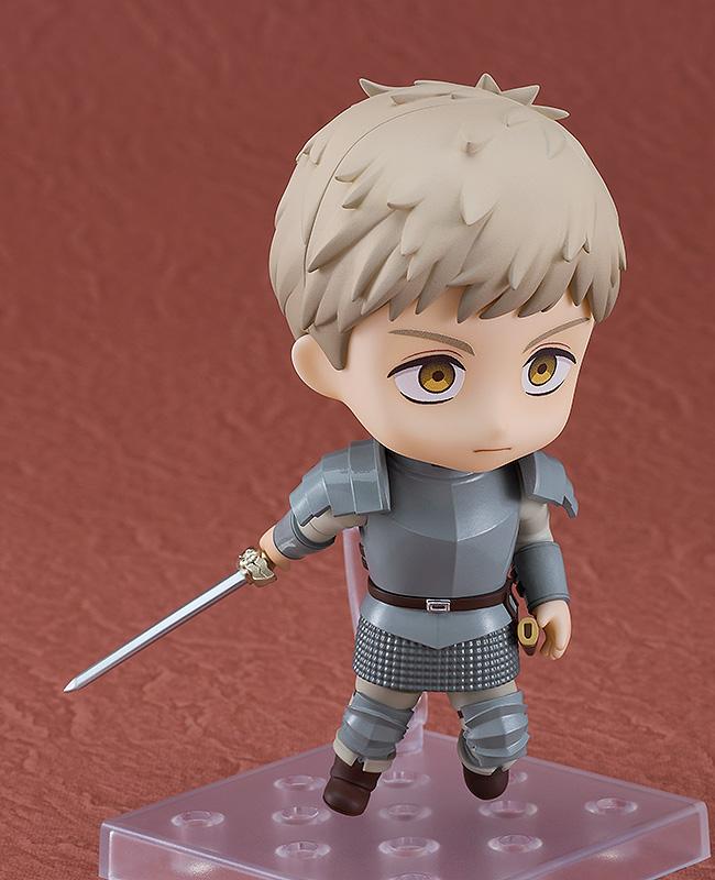 Articulated Laios Nendoroid in a dynamic combat pose with the unsheathed Kensuke sword accessory.