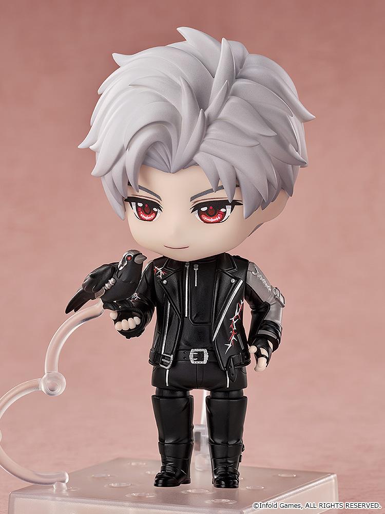 Front view of Sylus Nendoroid standing on clear display stand with Mephisto crow resting on his hand.