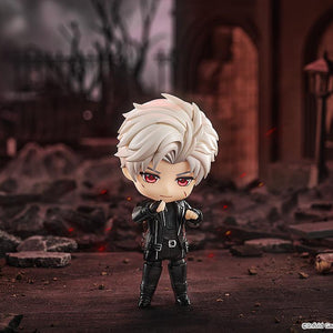 Sylus Nendoroid figure in fighting stance with serious scratched face plate set in a dark ruined battlefield scene.