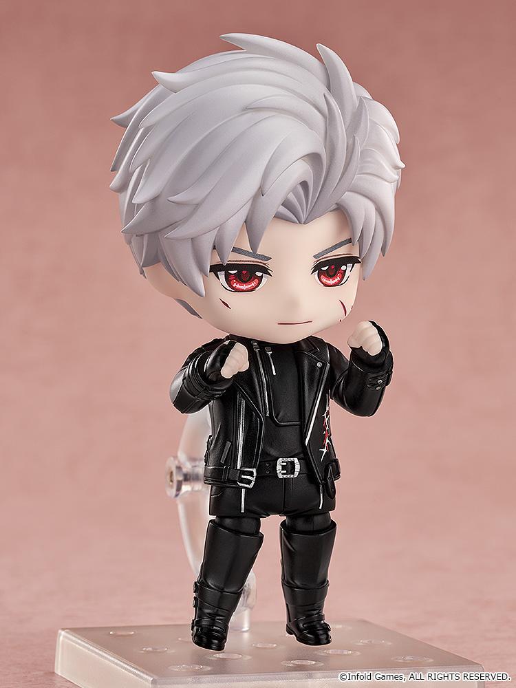 Sylus Nendoroid with serious face plate and facial battle marks posing in a raised-fist fighting stance.