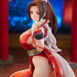 Atmospheric close-up shot of the Mai Shiranui figure capturing the allure and confidence of the character.