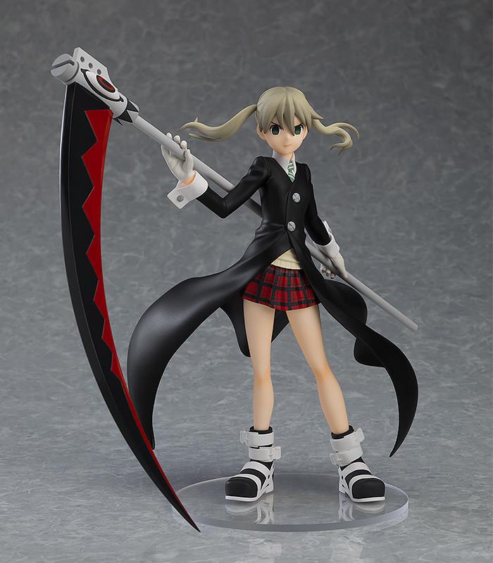Studio shot of Maka Albarn in her iconic Meister outfit wielding the Soul Evans scythe.