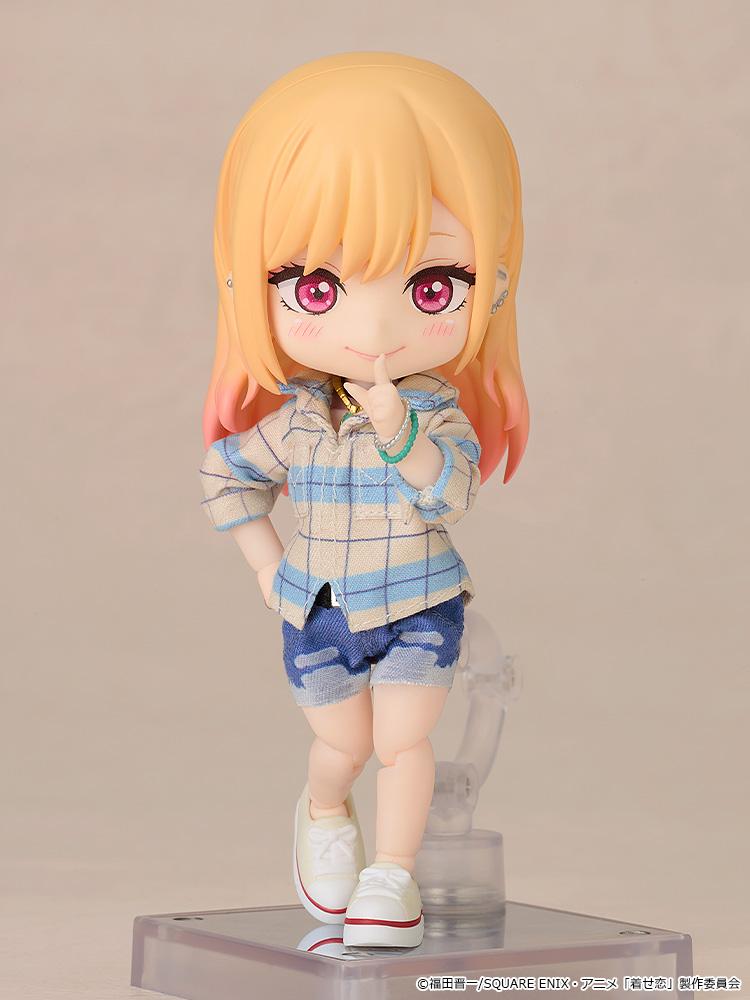 Marin Kitagawa Nendoroid Doll without her hat, showcasing her blonde and pink gradient hair and smiling expression.
