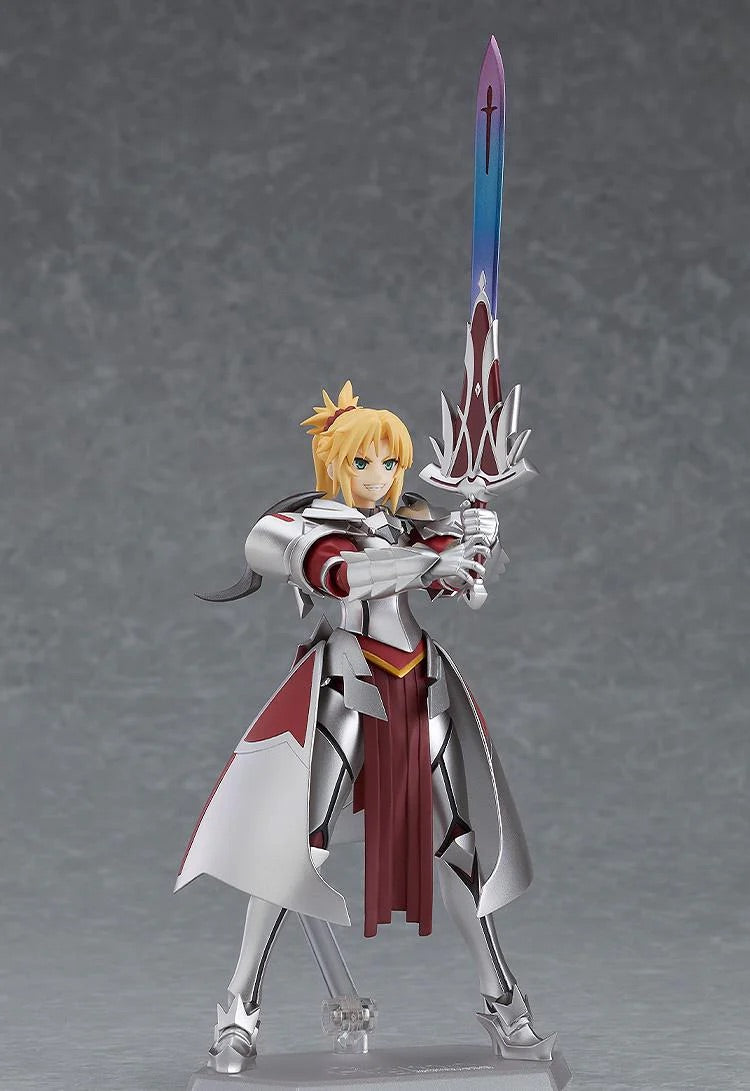 Mordred figma figure wearing her iconic full silver helmet (Secret of Pedigree), holding Clarent in a two-handed defensive stance.