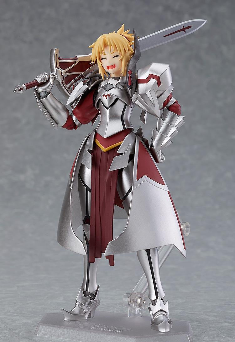 The Mordred figma figure featuring the fierce shouting/combative face plate and holding her sword, ready for battle.