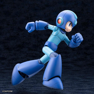 Action dash and running pose of the Kotobukiya Mega Man 11 Grande Scale model kit.