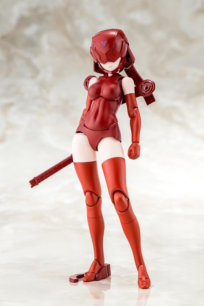 Articulated bishoujo model kit body featuring the full red helmet visor faceplate configuration, holding a small accessory part.
