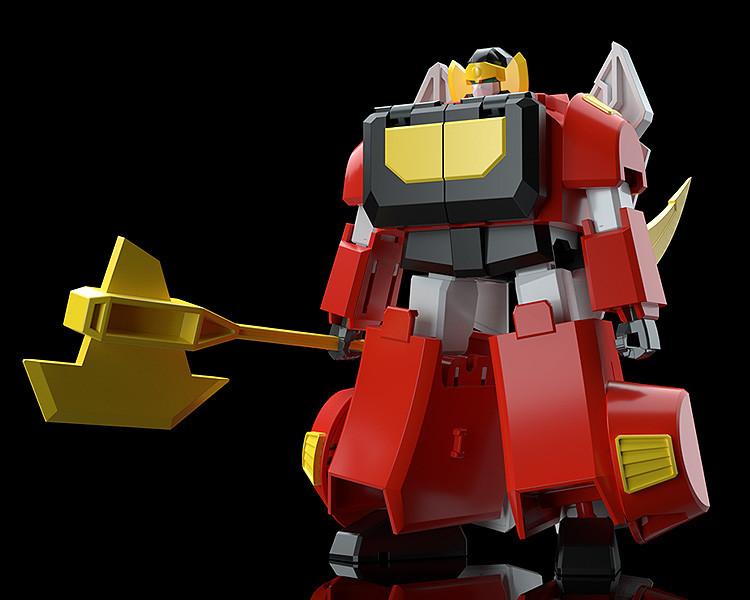 Heavy armor humanoid Fighter Mode of the King Elephant robot from the MODEROID Ganbaruger kit holding a golden axe.
