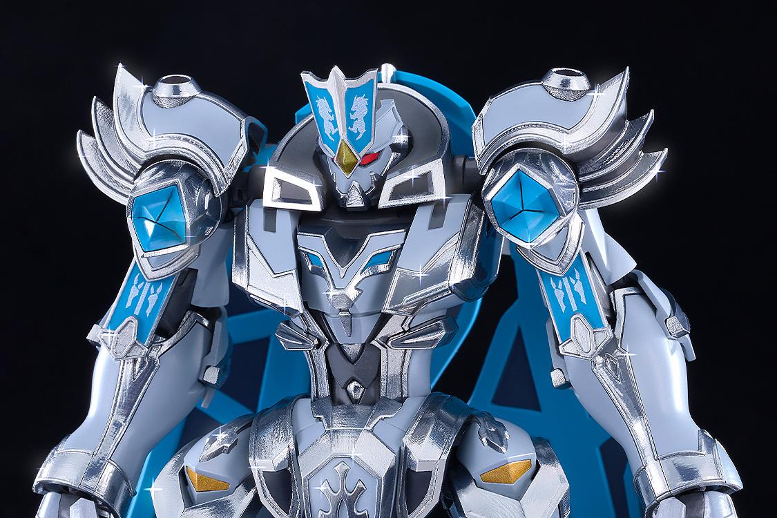 Close-up view of the Moderoid Gilbatiga Royal Metallic Version model kit highlighting the head sculpt, chest emblem, and metallic silver finish.