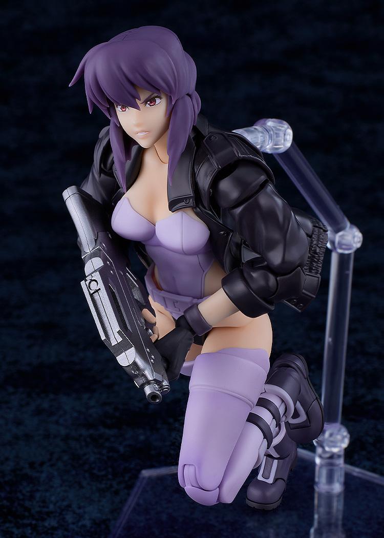 Low-profile crouching pose of the Motoko Kusanagi PLAMATEA kit utilizing the articulated stand for dynamic balance.