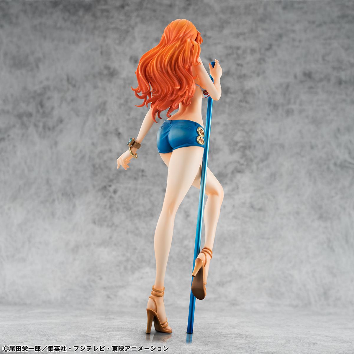 Close-up headshot of the Nami P.O.P figure focusing on her charming expression, delicate fingertip resting on her Clima-Tact weapon, and log pose bracelet.