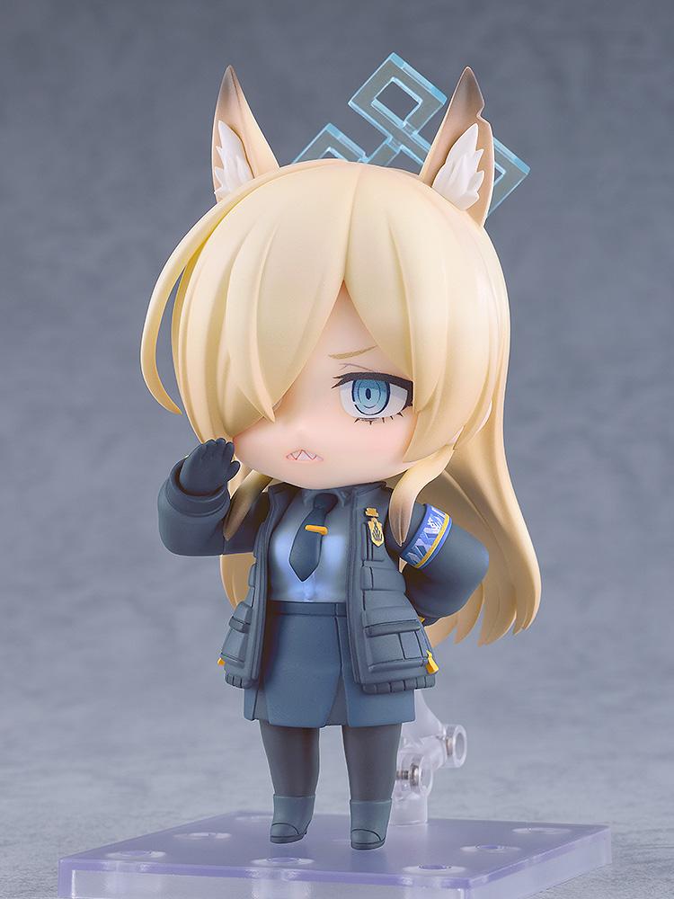 Detailed portrait of Kanna Ogata Nendoroid featuring her intimidating face plate with bared teeth and blue eyes.