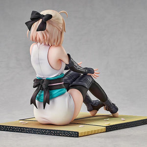 Rear view of the Saber Okita Souji figure showing the black hair bow and the turquoise haori tied at the waist.