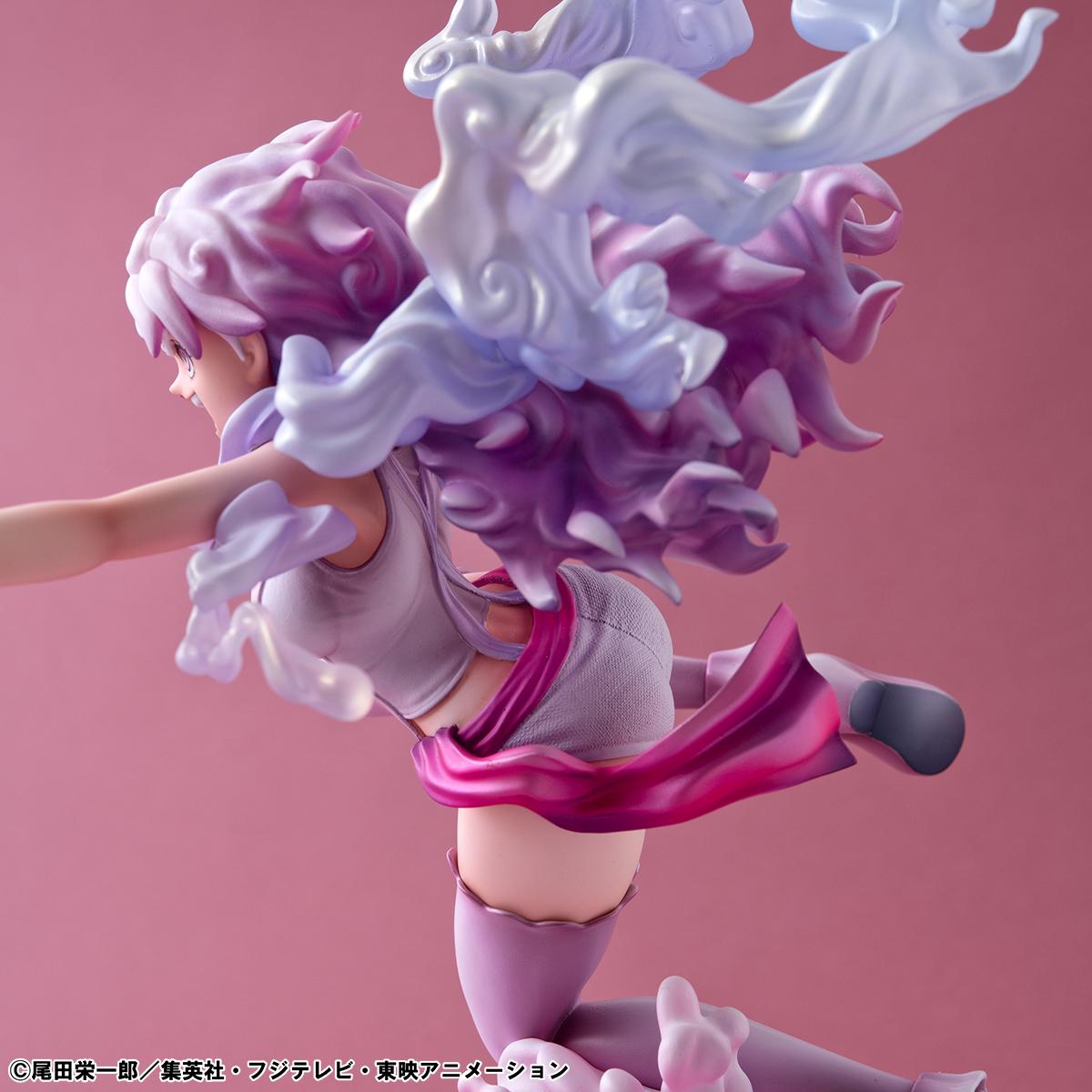 Side view showing the athletic physique and dynamic clothing textures of the Jewelry Bonney figure.