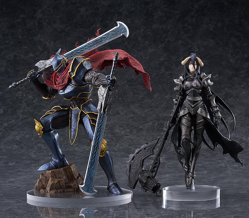 Overlord Momon POP UP PARADE SP figure displayed next to Albedo figure for scale comparison.