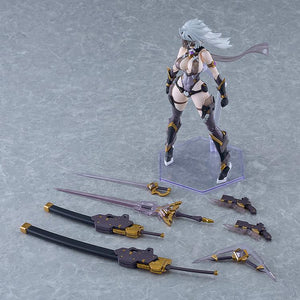 Black Honey model kit displayed on stand alongside all included weapons, swords, handguns, and boomerang accessories