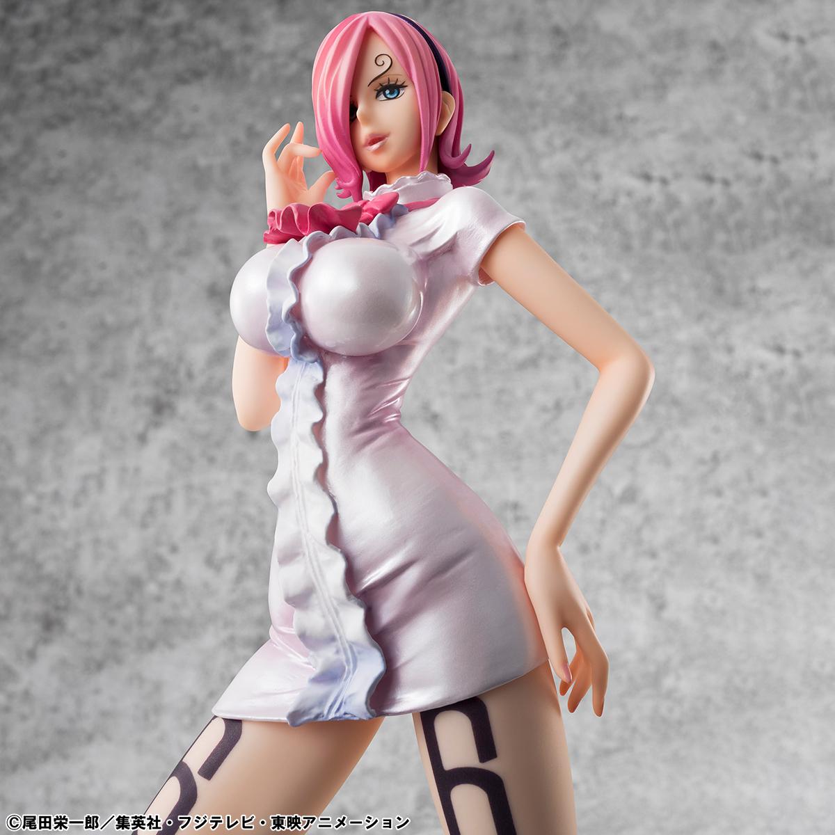 Detailed headshot of the Poison Pink Reiju Vinsmoke figure capturing her signature eyebrows and accessories.