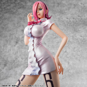 Detailed headshot of the Poison Pink Reiju Vinsmoke figure capturing her signature eyebrows and accessories.