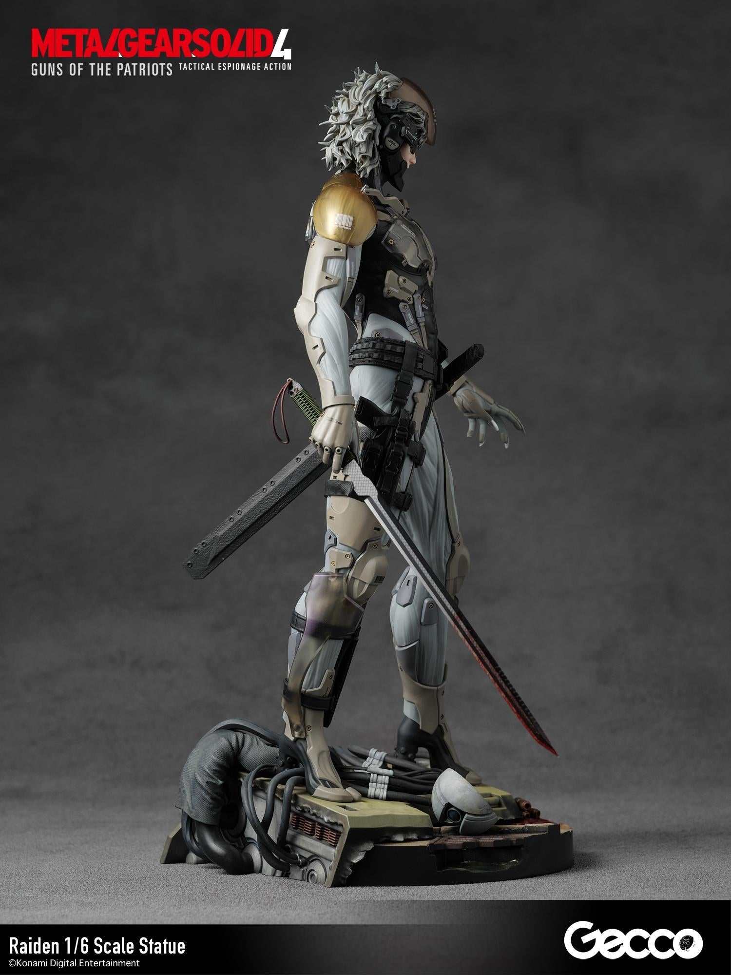 Right-side view of Raiden standing on industrial debris base with tactical gear visible.