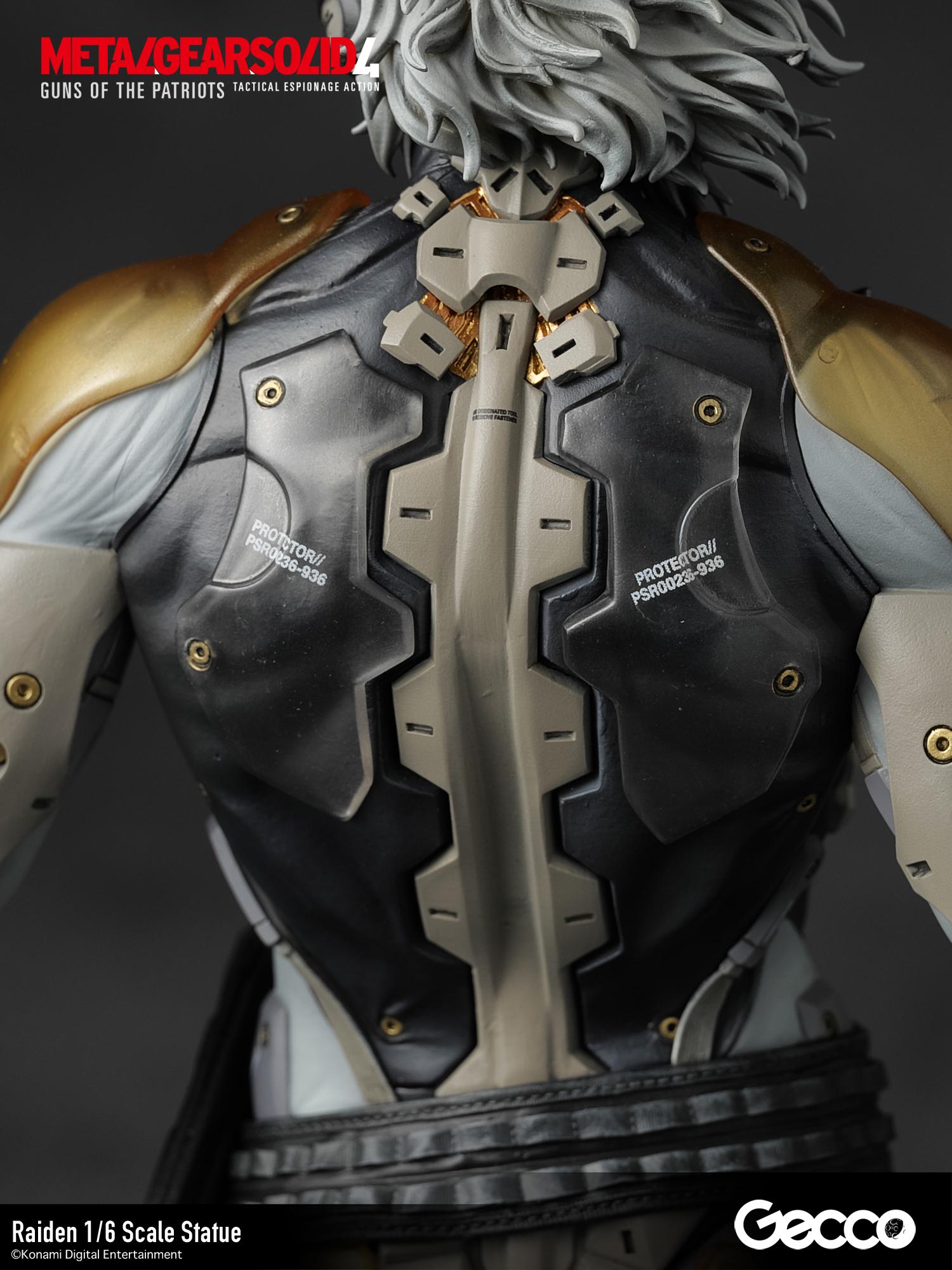 Detailed view of the mechanical spine and back plating of Raiden's cyborg exoskeleton.