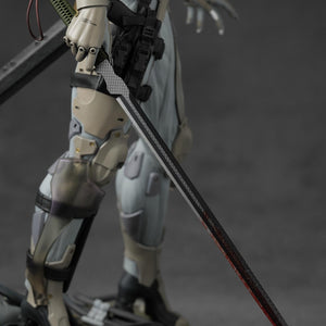 Close-up of Raiden holding the high-frequency blade featuring realistic blood-stained edge detailing.